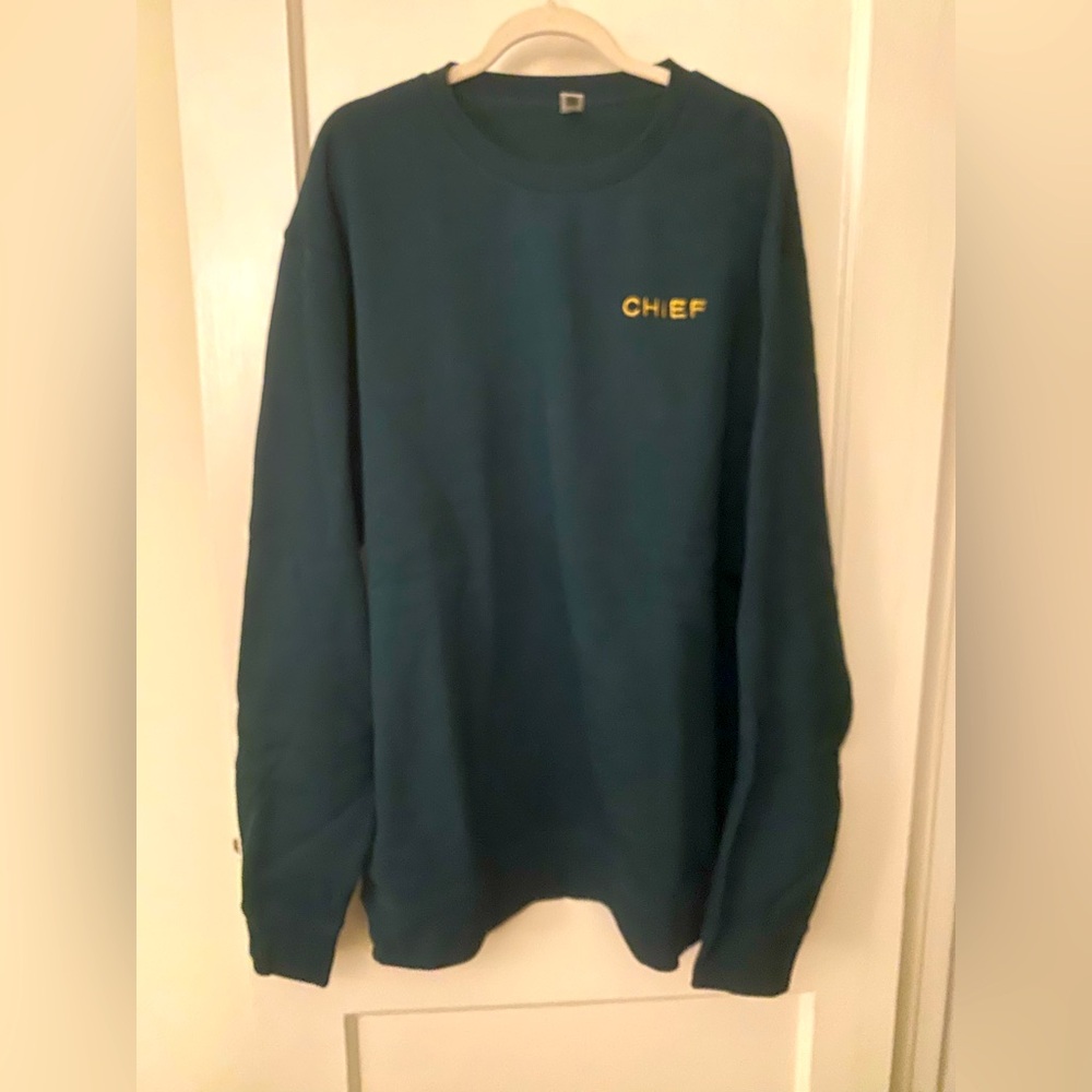 Chief branded hunter green crew neck sweatshirt
